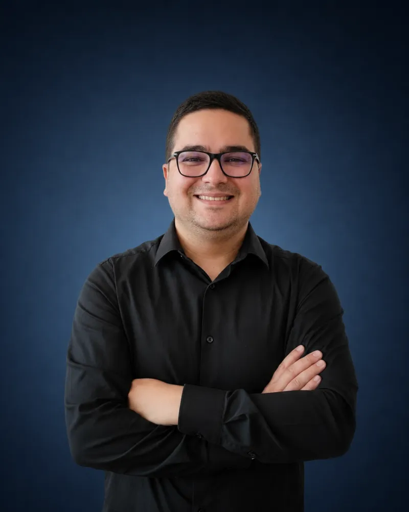 Retrato de Jatniel Guzmán, desarrollador full-stack freelance